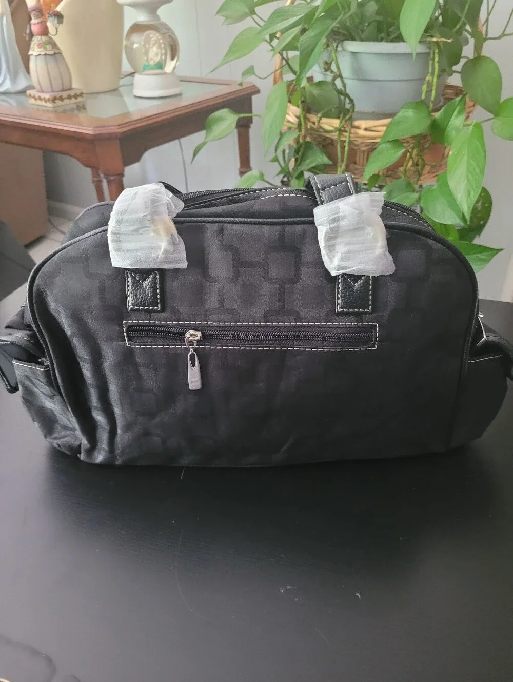 no brand sleek black